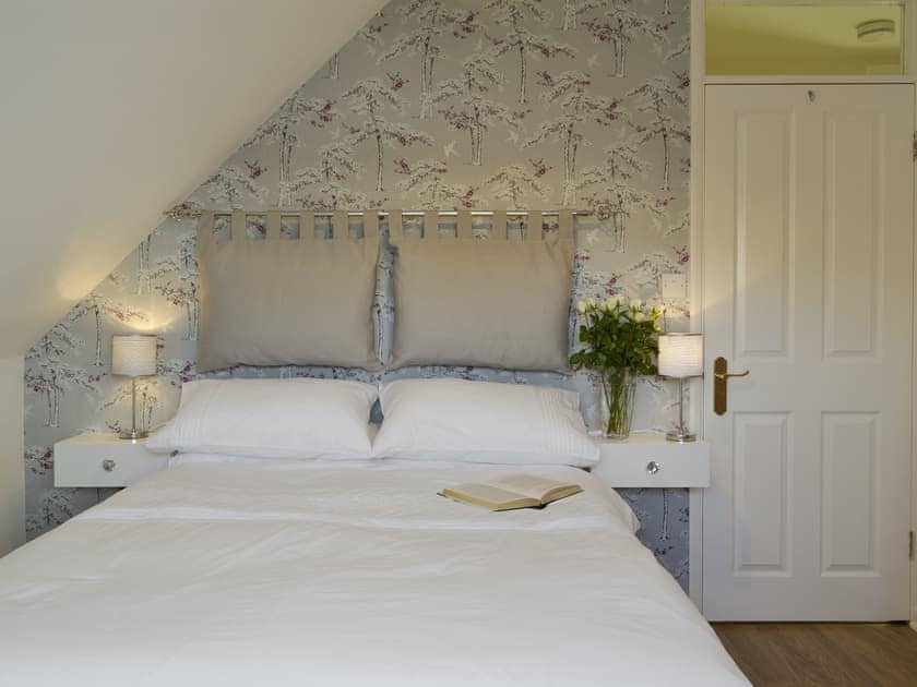 Comfortable double bedroom | Knowle Croft Cottage, Fairlight, near Hastings