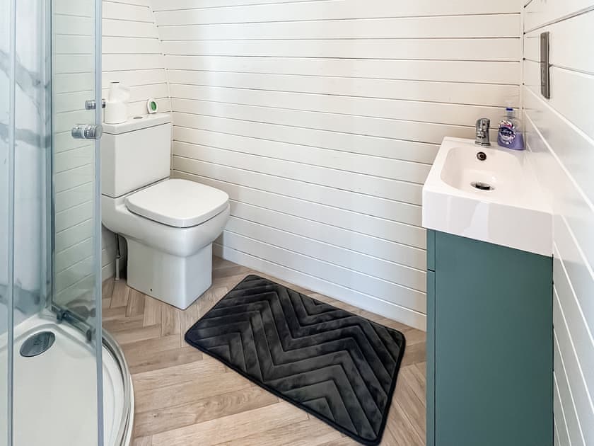 Bathroom | Daisy Glamping Pod, Hatfield