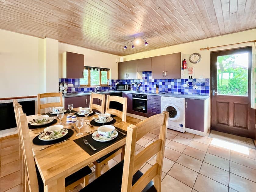 Open plan living space | Stour Cross Farm- Hardy Chalet - Stour Cross Farm, West Stour, near Gillingham