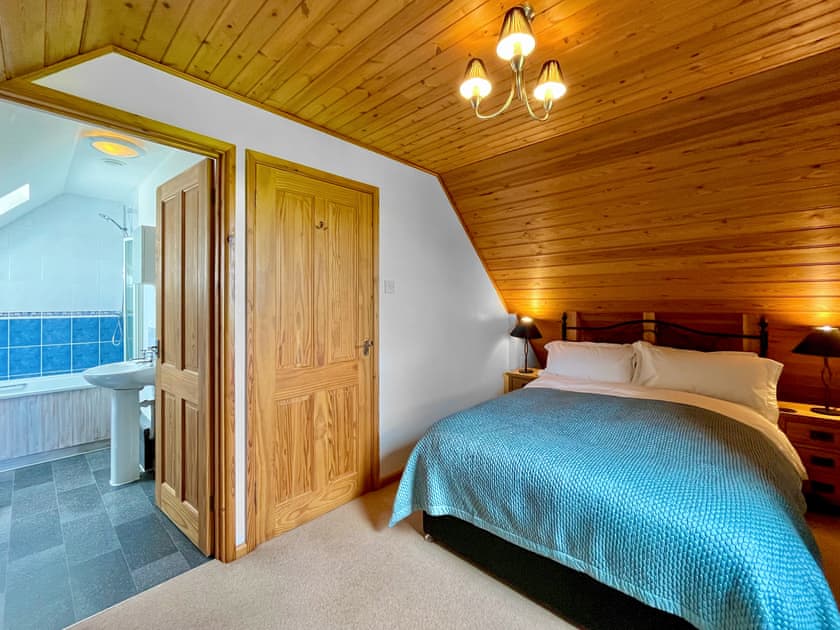 Double bedroom | Stour Cross Farm- Hardy Chalet - Stour Cross Farm, West Stour, near Gillingham