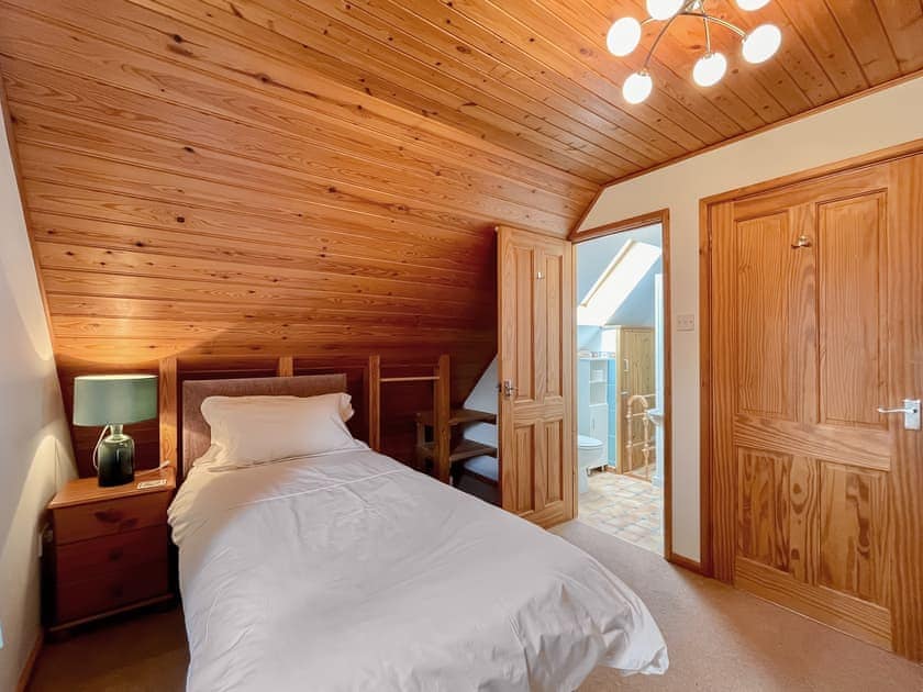 Twin bedroom | Stour Cross Farm- Hardy Chalet - Stour Cross Farm, West Stour, near Gillingham