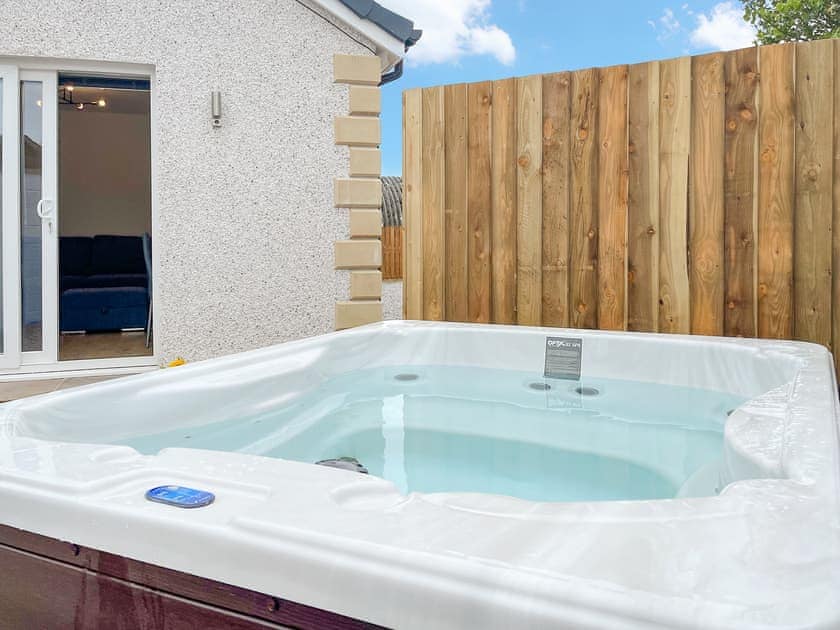 Hot tub | Hyde House, Ecclefechan, near Lockerbie