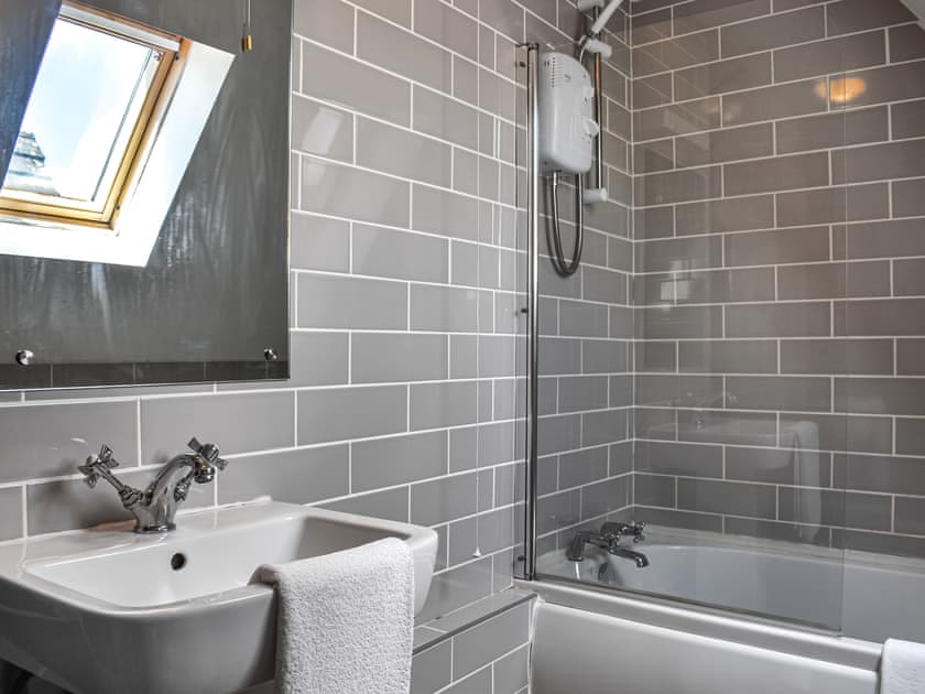Bathroom | Honey Lodge, Gunnislake