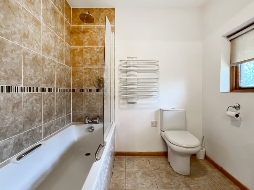 Bathroom | Melbury Chalet - Stour Cross Farm, West Stour, near Gillingham