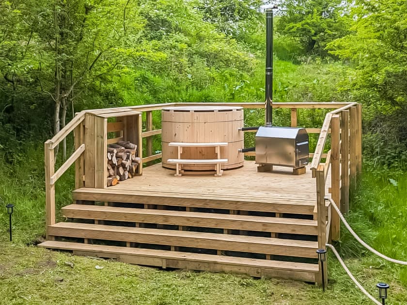 Hot tub | Bellshill Bothy, Bellshill, near Bamburgh