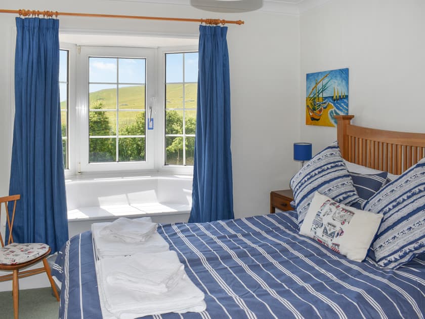 Double bedroom | Poets Corner, Freshwater