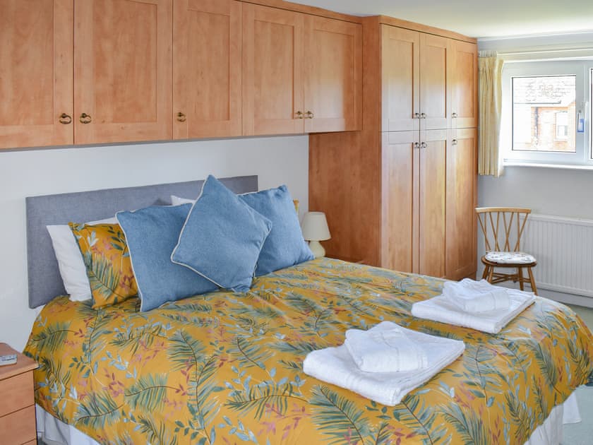 Double bedroom | Poets Corner, Freshwater