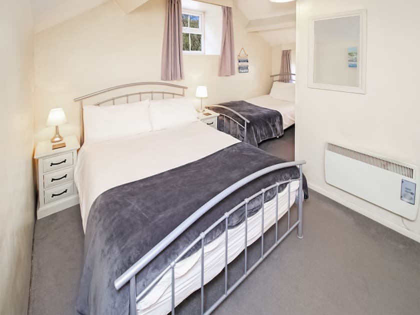 Double bedroom | Siop Fach Cottage, Beddgelert