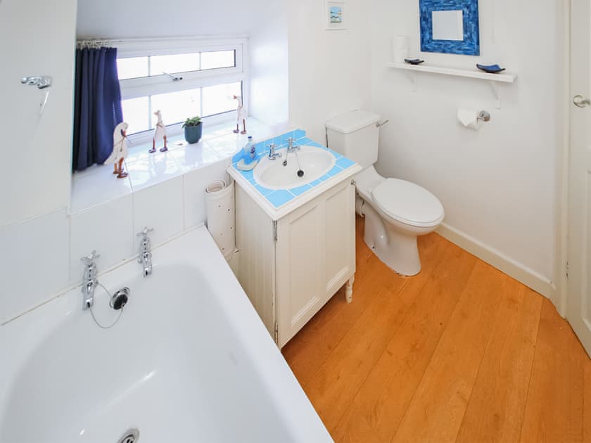 Bathroom | Siop Fach Cottage, Beddgelert