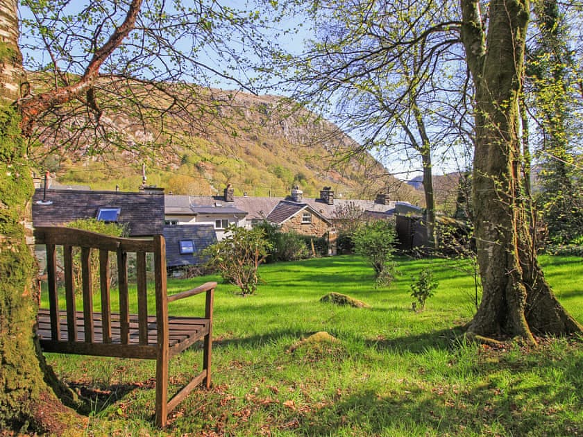 Garden | Siop Fach Cottage, Beddgelert