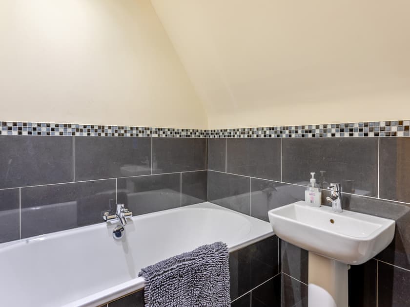 Bathroom | Clamp Farm Barn, Creeting St Peter, near Stowmarket