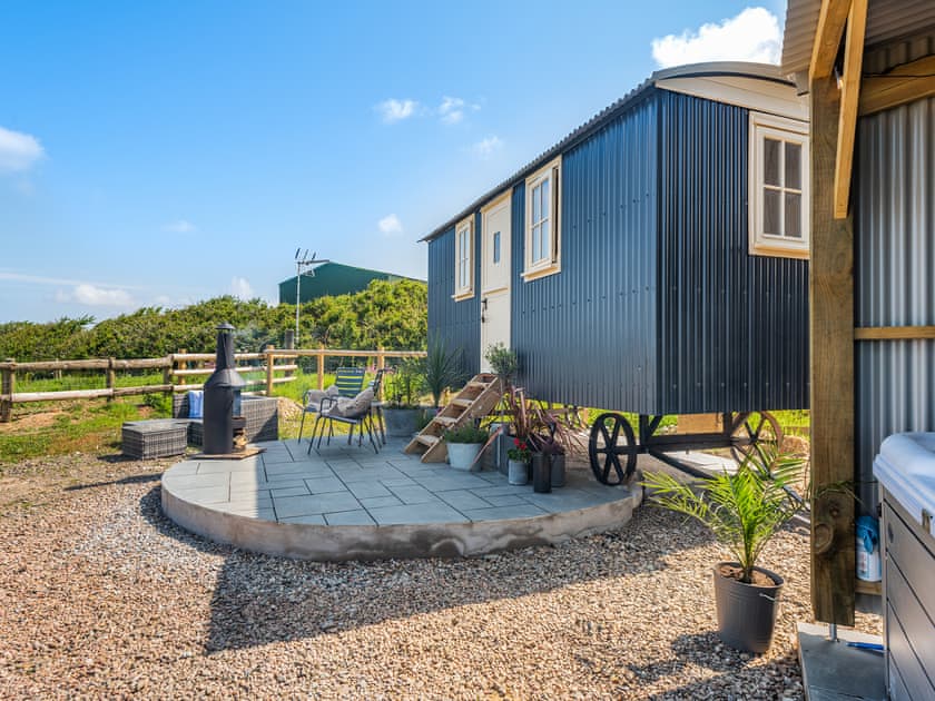 Exterior | Little Puffins - Blegberry Farm, Hartland