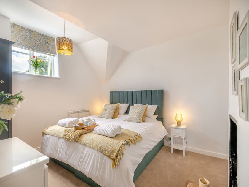 Super king bedroom  | Stone Cottage, Cromer