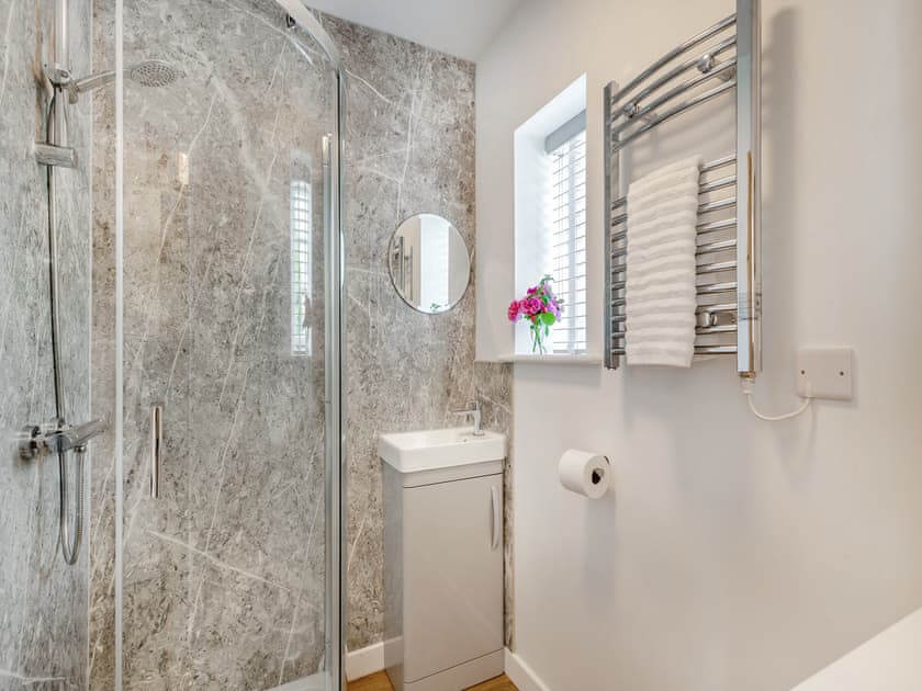 Downstairs shower room  | Stone Cottage, Cromer