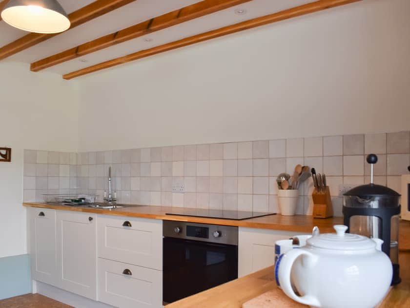 Kitchen/diner | Corner Cottage - Portmellon Fishermans Cottages, Portmellon