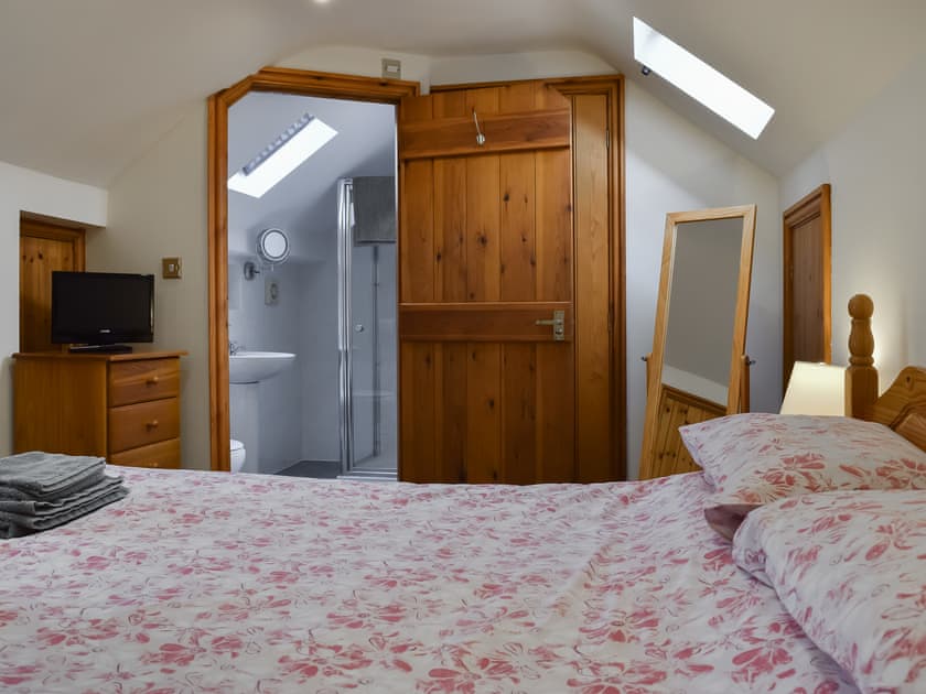 Double bedroom | The Granary - Donative Holiday Cottages, Warton, near Tamworth