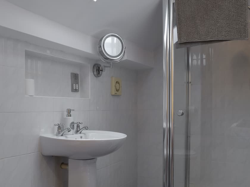Bathroom | The Granary - Donative Holiday Cottages, Warton, near Tamworth