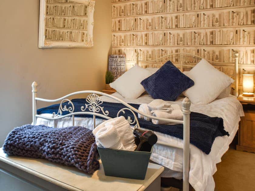 Double bedroom | Myrtle Cottage, Repps with Bastwick