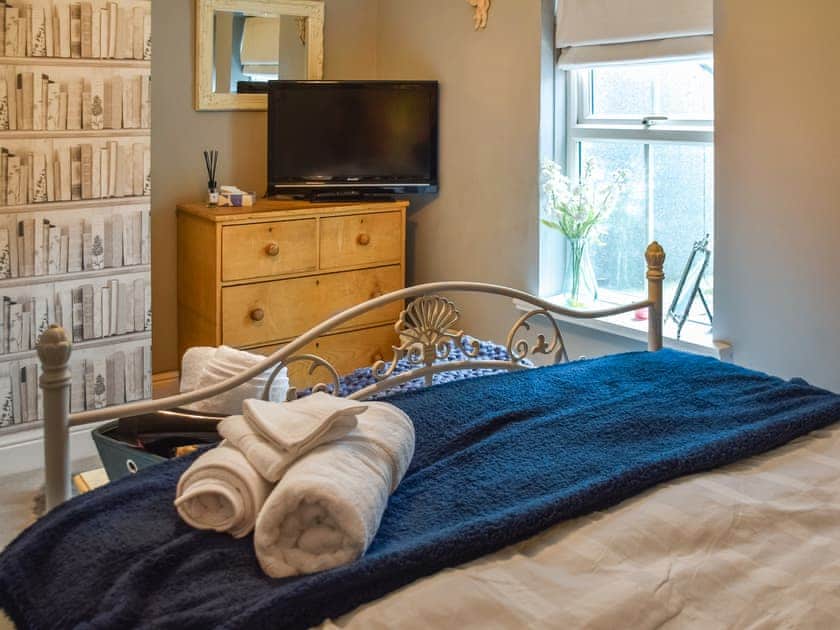 Double bedroom | Myrtle Cottage, Repps with Bastwick