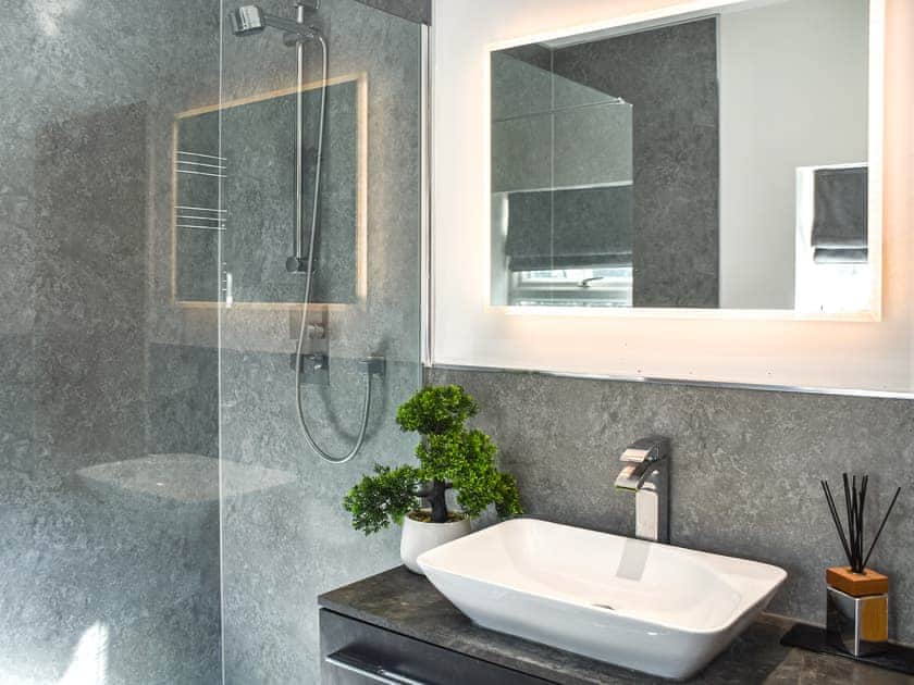 Bathroom | Myrtle Cottage, Repps with Bastwick