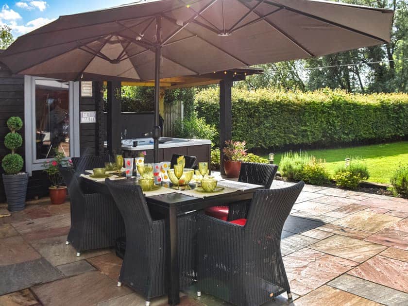 Outdoor eating area | Myrtle Cottage, Repps with Bastwick