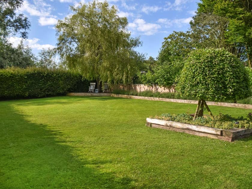 Patio | Myrtle Cottage, Repps with Bastwick