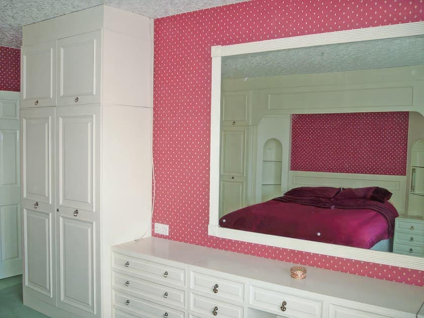 Double bedroom | Tracara Cottage - Tracara, Horning, near Norwich