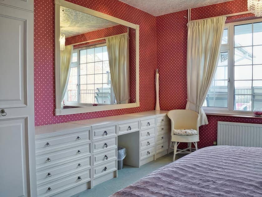 Double bedroom | Tracara Cottage - Tracara, Horning, near Norwich