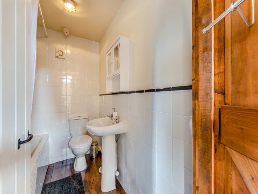 Bathroom | Ty’r Eithin Bach, Trimsaran, near Kidwelly