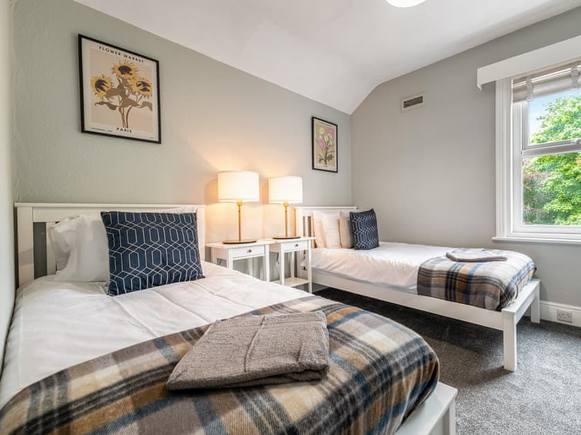 Twin bedroom | Scarborough StaysGarfield, Scarborough