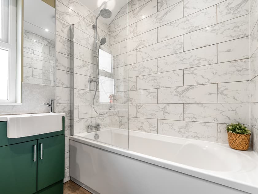 Bathroom | Scarborough StaysGarfield, Scarborough
