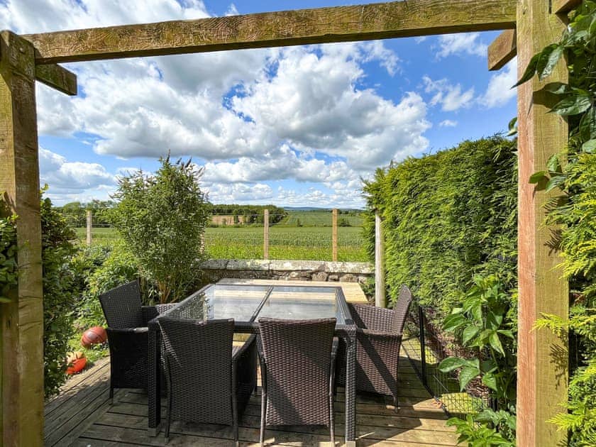 Sitting-out-area | Swinton Mill Farm Cottage, Duns