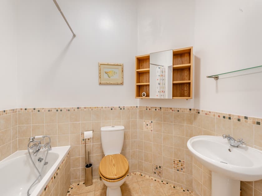 Bathroom | White Horses, Ilfracombe
