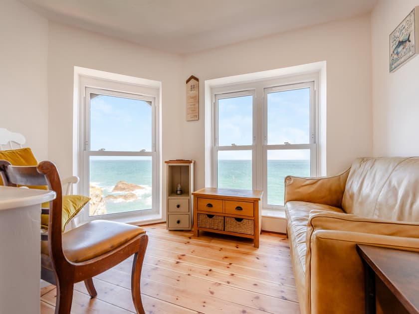 Sitting room | White Horses, Ilfracombe
