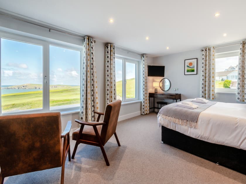 Double bedroom | Ty Ynys - Gwbert Holiday Cottages, Gwbert, near Cardigan