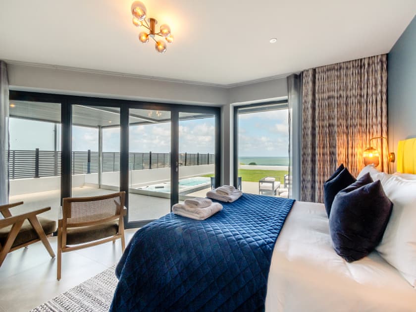 Double bedroom | Ty Ynys - Gwbert Holiday Cottages, Gwbert, near Cardigan
