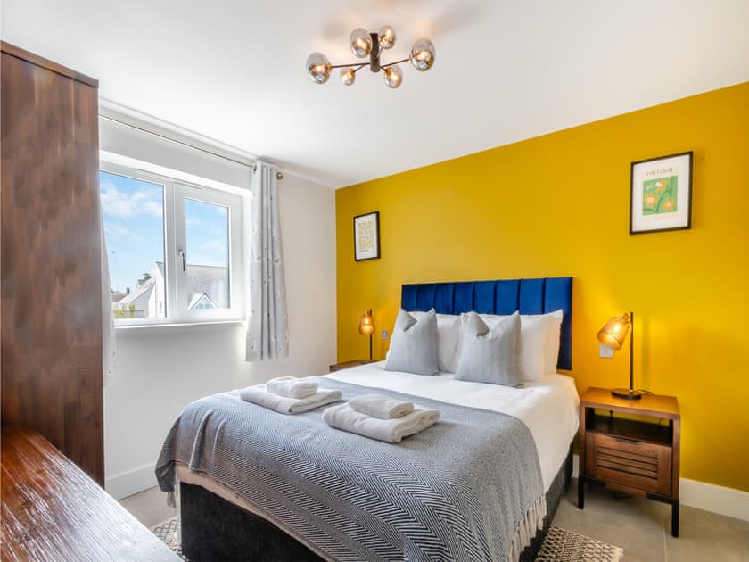 Double bedroom | Ty Ynys - Gwbert Holiday Cottages, Gwbert, near Cardigan