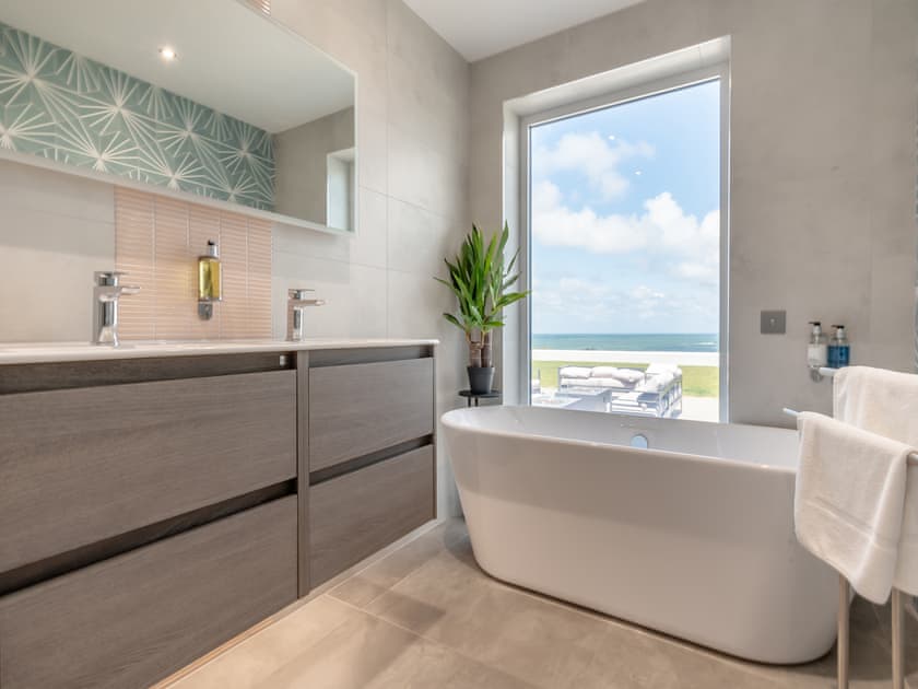 Bathroom | Ty Ynys - Gwbert Holiday Cottages, Gwbert, near Cardigan