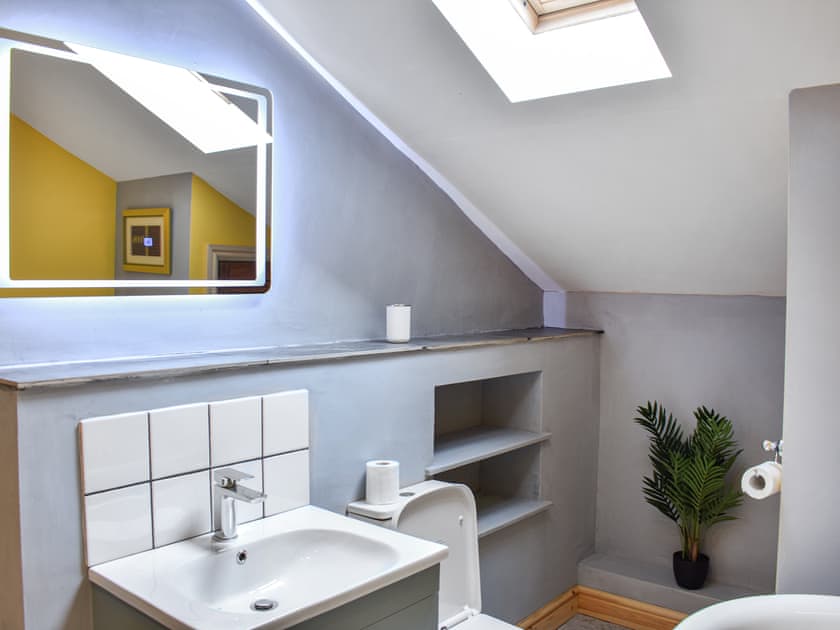 Bathroom | Low Hollas Farmhouse - Doddick Retreats, Thelkeld, near Keswick