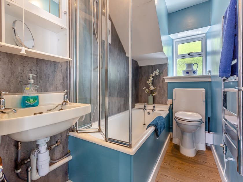 Bathroom | Sgath na Craig, Upper Colbost, near Glendale
