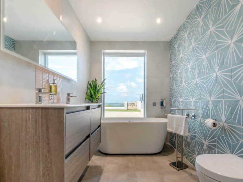 Bathroom | Ty Mor - Gwbert Holiday Cottages, Gwbert, near Cardigan