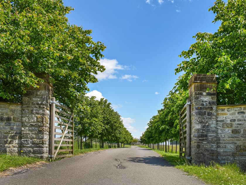 Driveway | Bramble Cottage - Woodlands Farm, Somerton