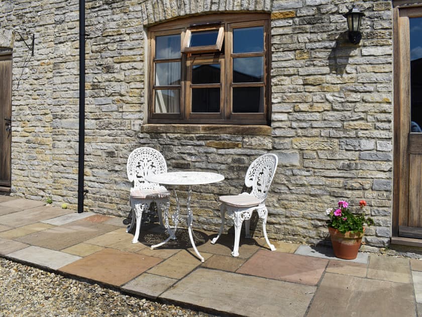 Sitting-out-area | Badger Cottage - Woodlands Farm, Somerton