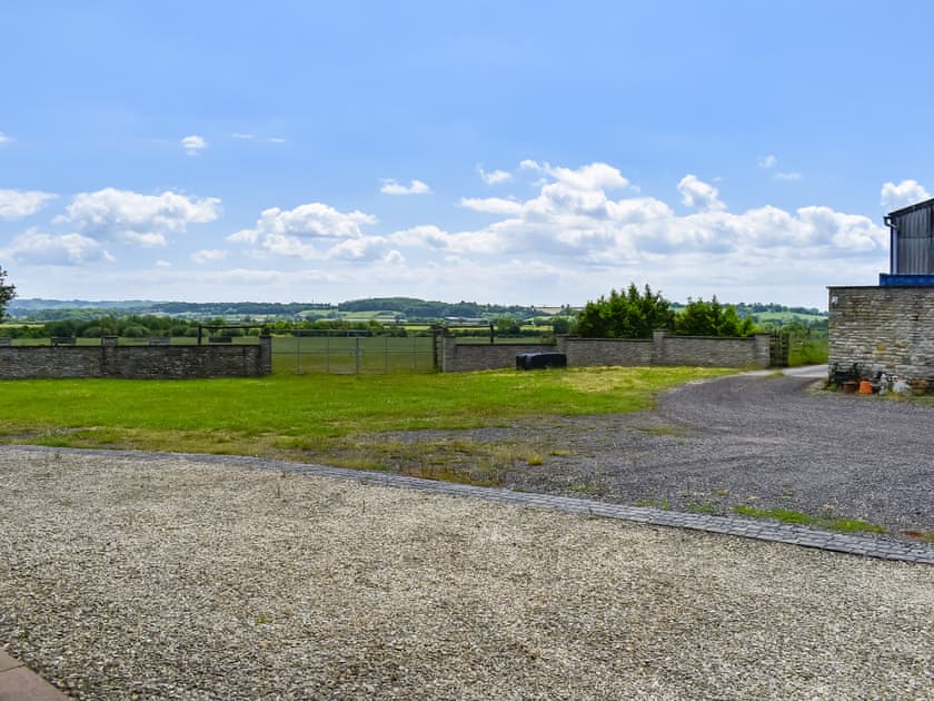 Driveway | Badger Cottage - Woodlands Farm, Somerton