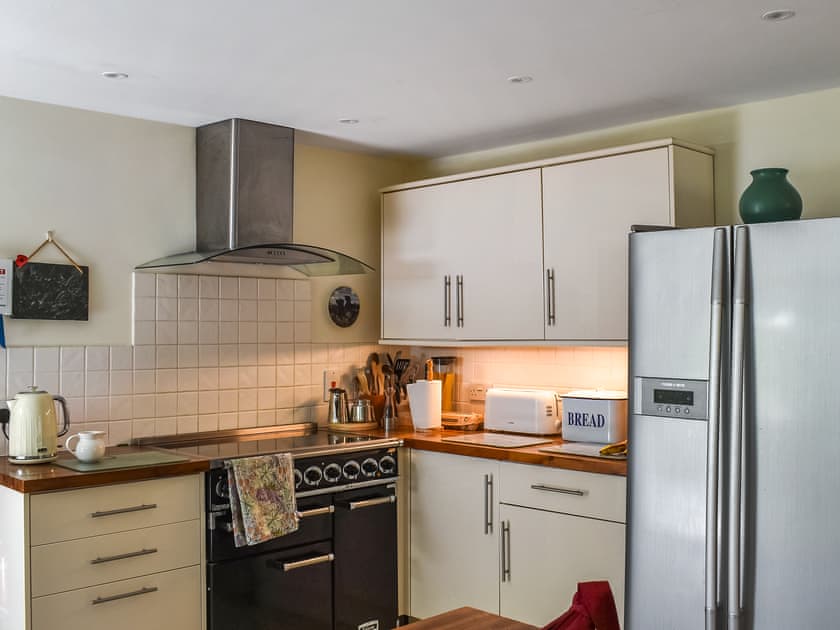 Kitchen | Hollyhocks Cottage, Hellandbridge, near Bodmin