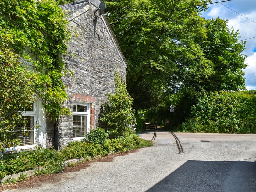 Exterior | Hollyhocks Cottage, Hellandbridge, near Bodmin