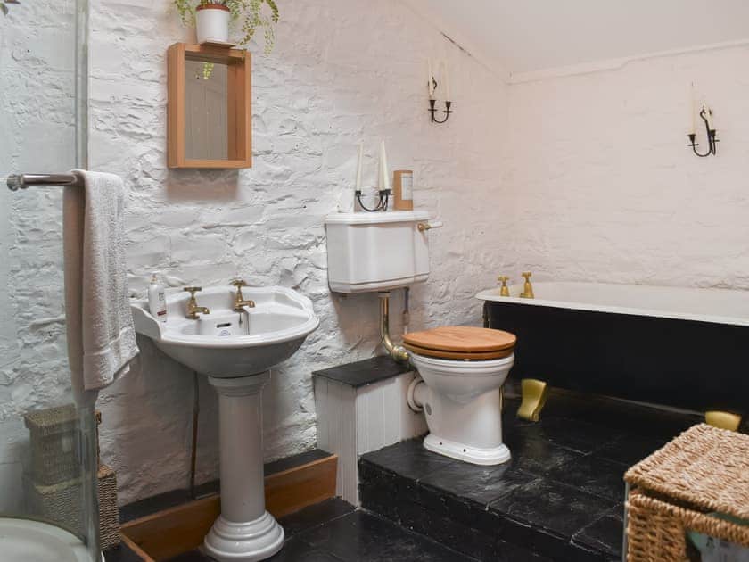 Bathroom | Camelot, High Ham, near Langport