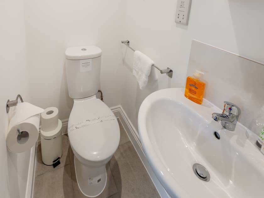 Bathroom | Orchard Retreat - Orchard Holidays, Forest Of Dean