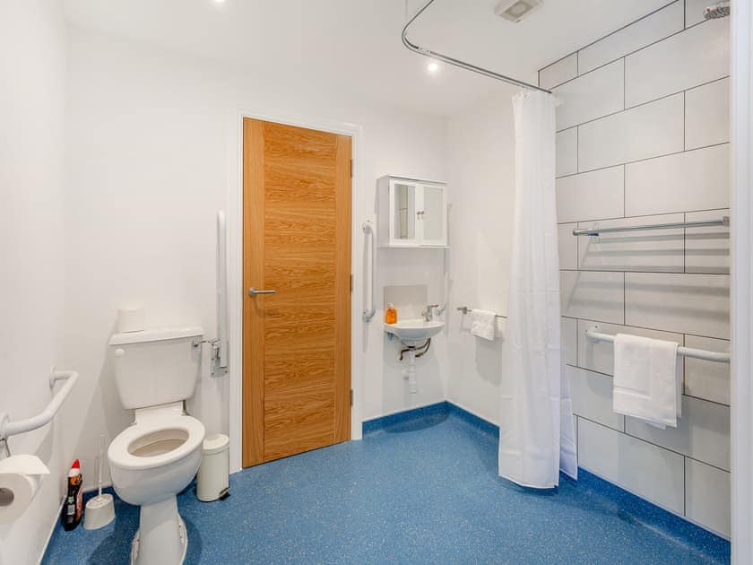 Bathroom | Orchard Retreat - Orchard Holidays, Forest Of Dean