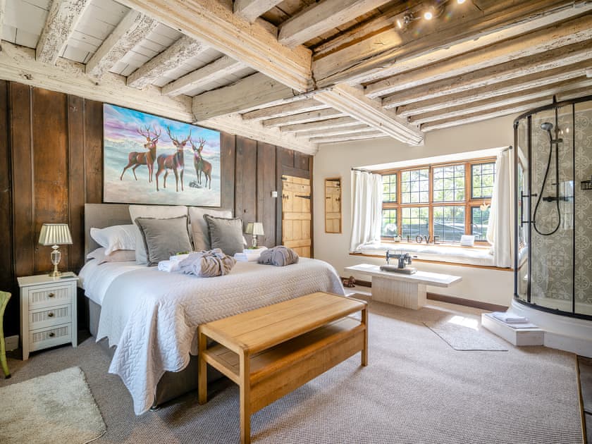 Double bedroom | The Manor House - White Birch Manor Getaways, Awre, near Westbury-on-Severn